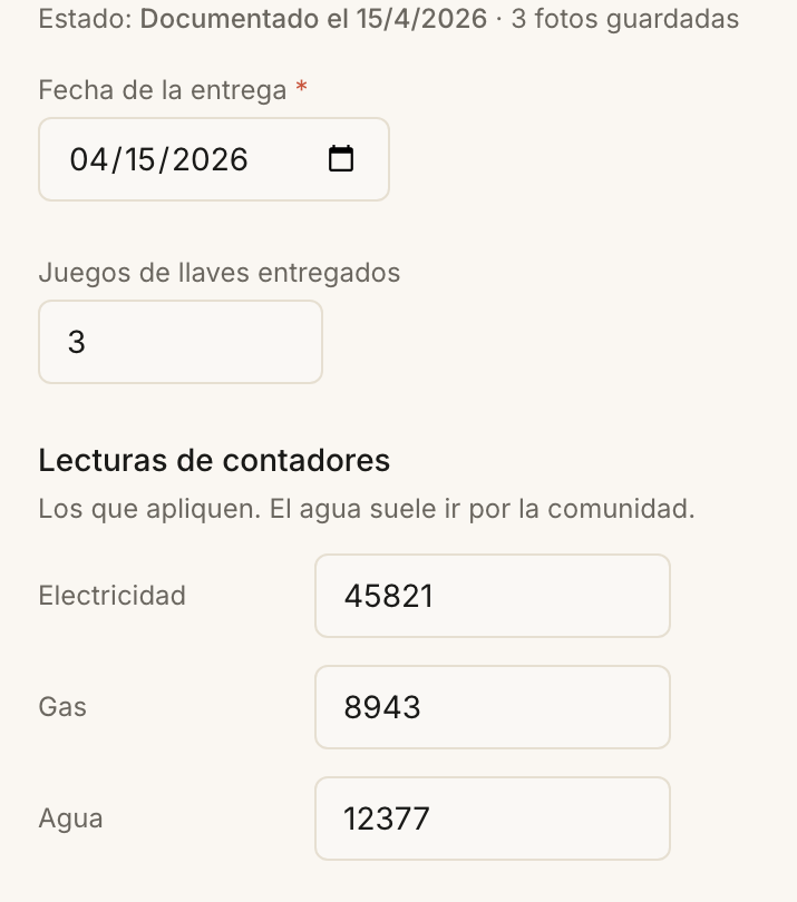 Acta de entrega: fecha, llaves entregadas y lecturas de contadores documentadas